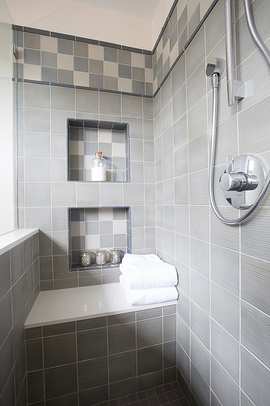 v-beachfront-modern-home-bathroom-shower-grey