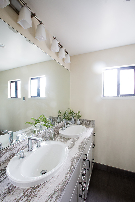 v-beachfront-modern-home-bathroom-double-sink
