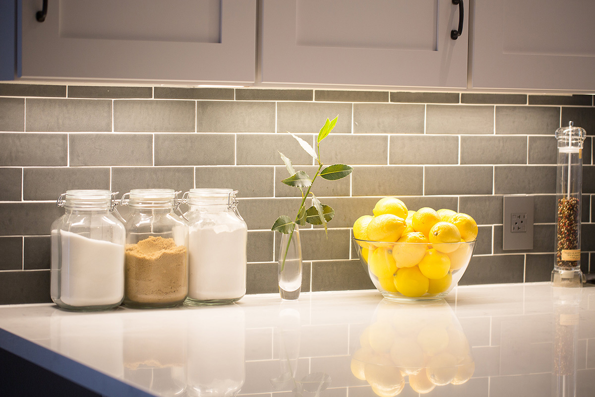 modern-industrial-kitchen-white-counter-tile-backsplash