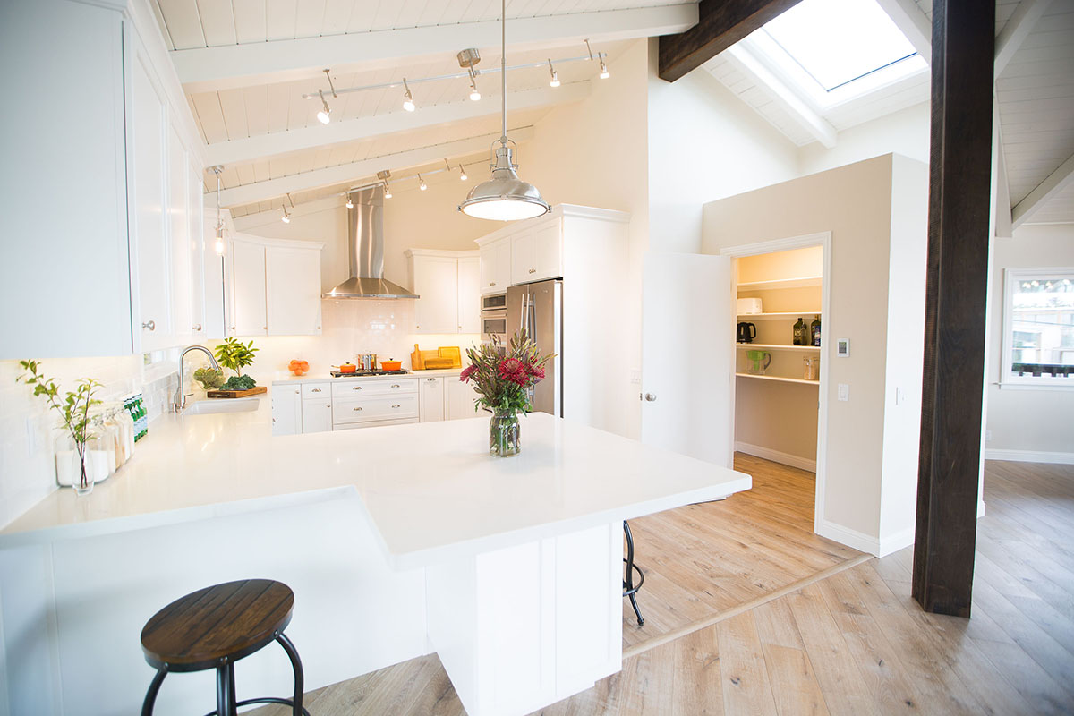 ocean-view-home-kitchen-white-counter-