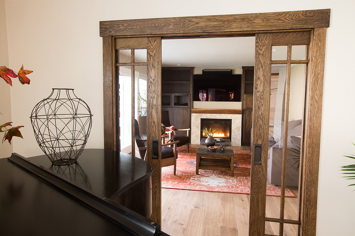rustic-contemporary-home-wood-doorway-livingroom