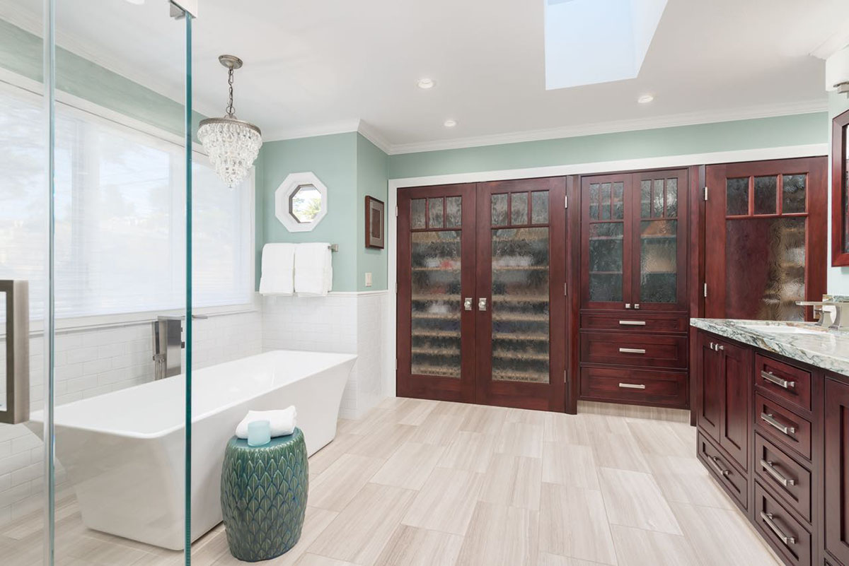 Ocean-View-Bath-Cabinets-Tub